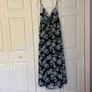 NWOT floral maxi dress 👗